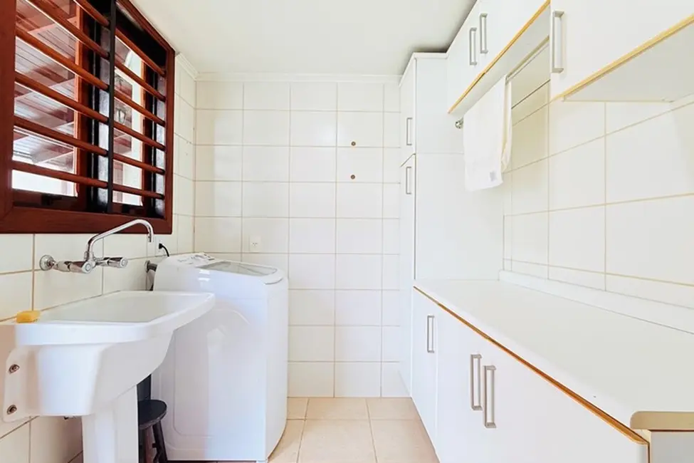 Foto 8 de Casa com 4 quartos à venda, 285m2 em Teresópolis, Porto Alegre - RS