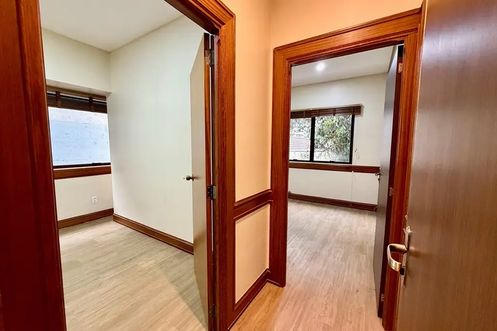 Foto 5 de Sala Comercial à venda, 36m2 em Rio Branco, Porto Alegre - RS