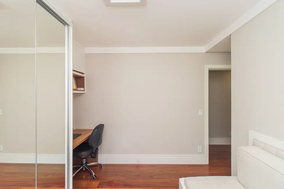 Foto 2 de Apartamento com 3 quartos à venda, 187m2 em Bela Vista, Porto Alegre - RS