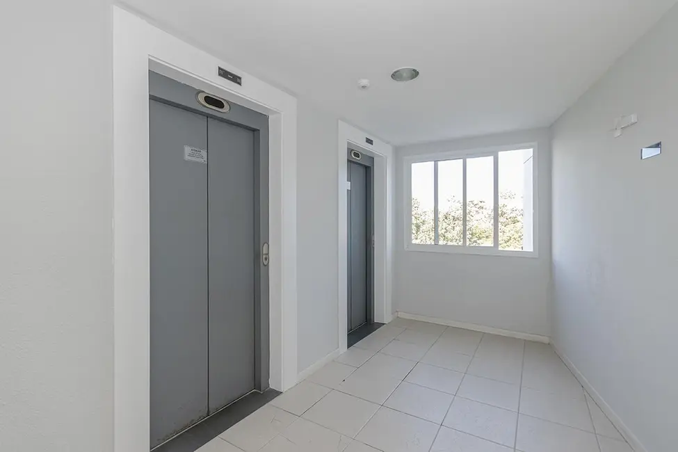 Foto 2 de Apartamento com 3 quartos à venda, 65m2 em Azenha, Porto Alegre - RS