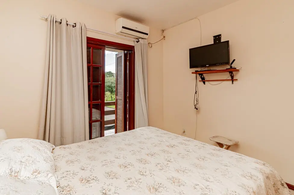 Foto 8 de Casa com 3 quartos à venda, 127m2 em Hípica, Porto Alegre - RS