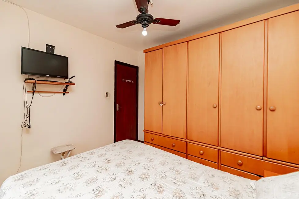 Foto 2 de Casa com 3 quartos à venda, 127m2 em Hípica, Porto Alegre - RS