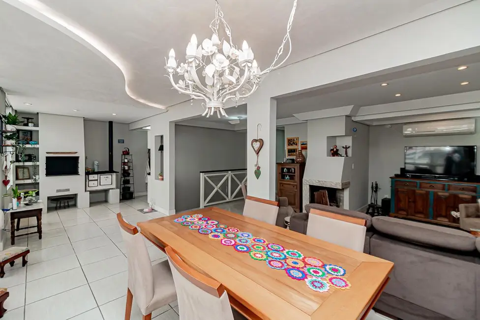 Apartamento com 3 quartos à venda, 141m2 em Menino Deus, Porto Alegre - RS - imagem 8 Foto 8 de Apartamento com 3 quartos à venda, 141m2 em Menino Deus, Porto Alegre - RS