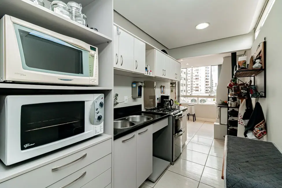 Apartamento com 3 quartos à venda, 141m2 em Menino Deus, Porto Alegre - RS - imagem 6 Foto 6 de Apartamento com 3 quartos à venda, 141m2 em Menino Deus, Porto Alegre - RS