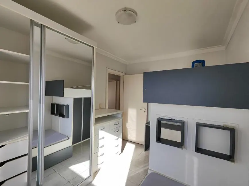 Foto 2 de Apartamento com 3 quartos à venda, 82m2 em Cavalhada, Porto Alegre - RS