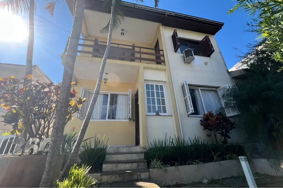 Foto 1 de Casa com 4 quartos à venda, 220m2 em Petrópolis, Porto Alegre - RS