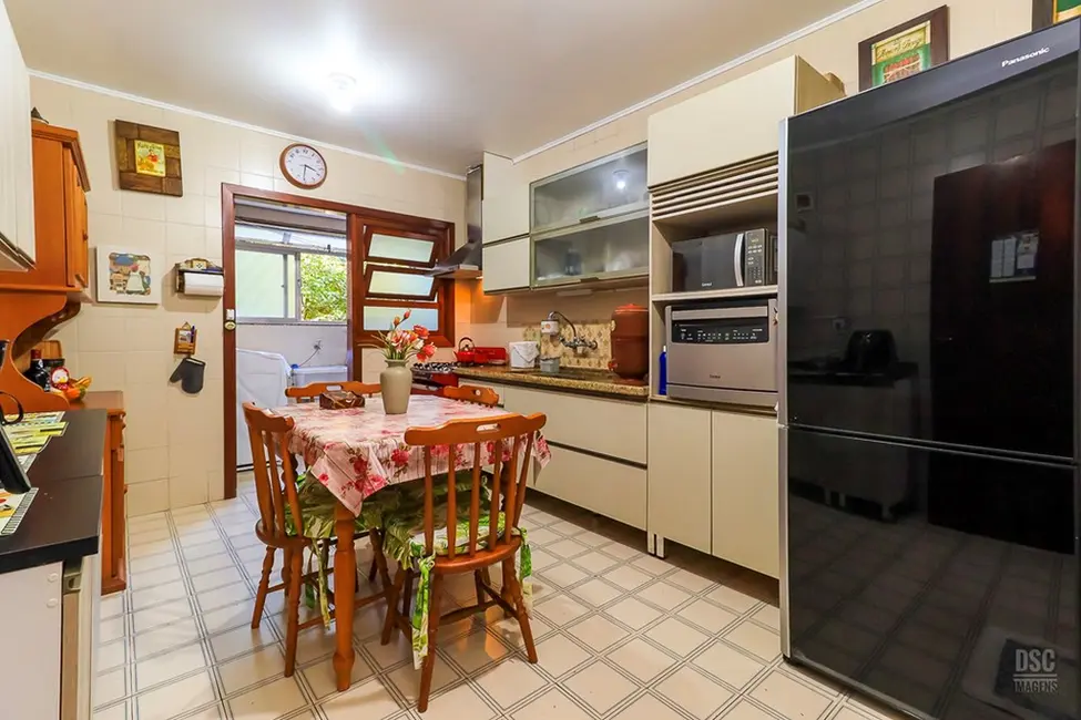 Foto 6 de Apartamento com 3 quartos à venda, 135m2 em Chácara das Pedras, Porto Alegre - RS
