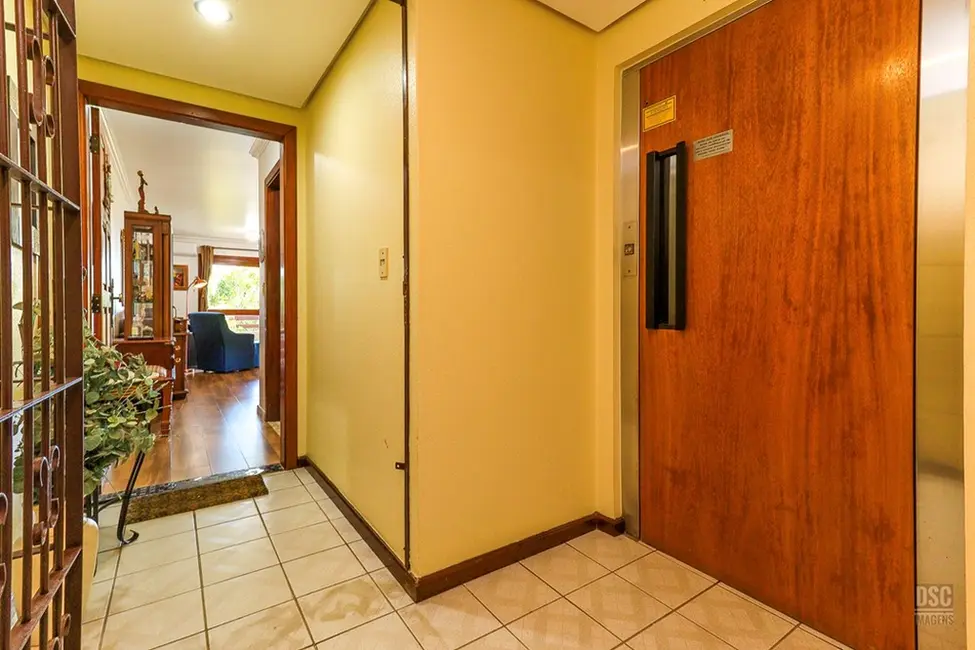 Foto 2 de Apartamento com 3 quartos à venda, 135m2 em Chácara das Pedras, Porto Alegre - RS