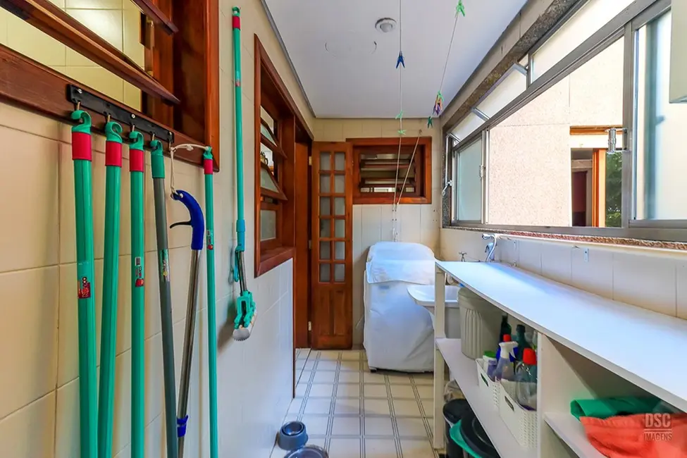 Foto 8 de Apartamento com 3 quartos à venda, 135m2 em Chácara das Pedras, Porto Alegre - RS