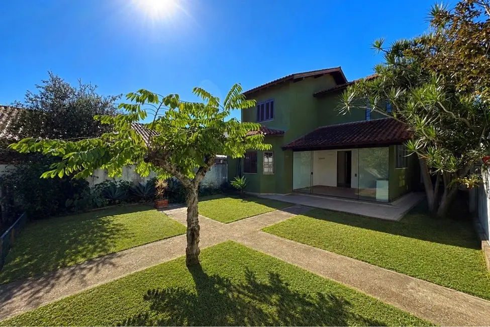 Foto 6 de Casa com 4 quartos à venda, 170m2 em Guarujá, Porto Alegre - RS