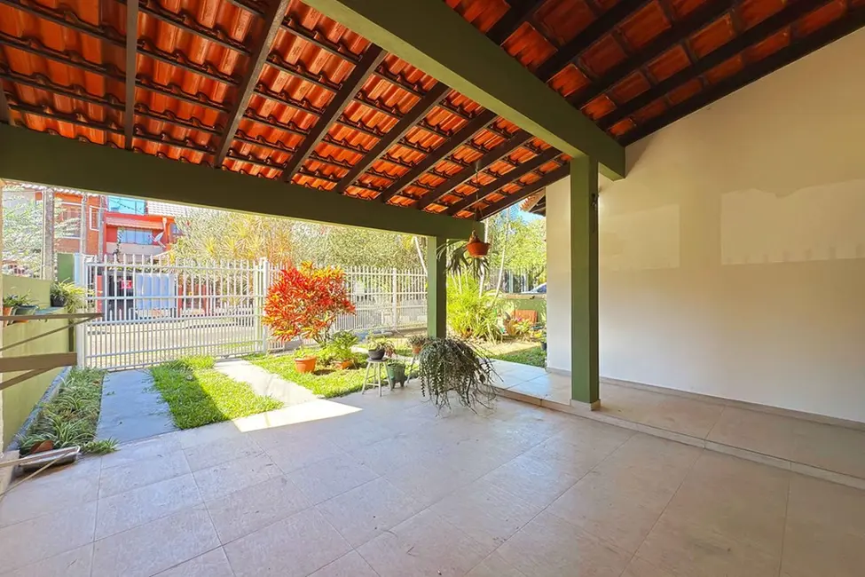 Foto 4 de Casa com 4 quartos à venda, 170m2 em Guarujá, Porto Alegre - RS