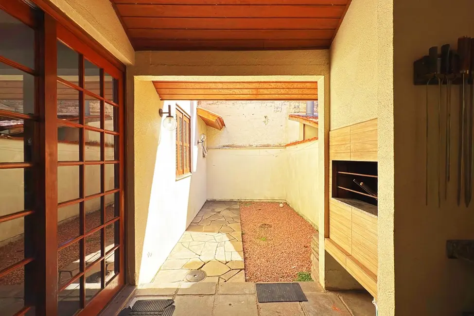 Foto 2 de Casa de Condomínio com 3 quartos à venda, 140m2 em Ipanema, Porto Alegre - RS