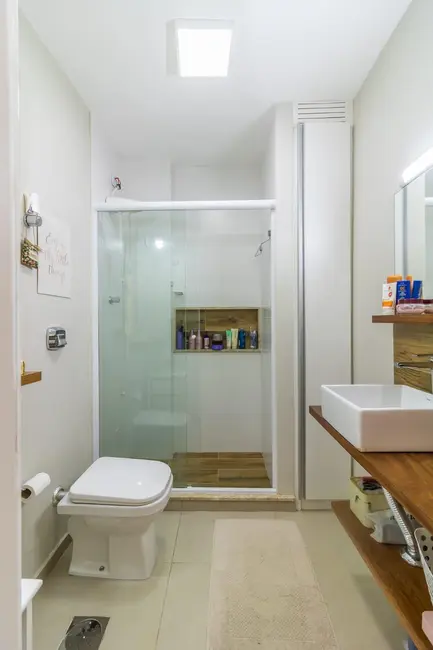 Apartamento com 2 quartos à venda, 60m2 em Rio Branco, Porto Alegre - RS - imagem 9 Foto 9 de Apartamento com 2 quartos à venda, 60m2 em Rio Branco, Porto Alegre - RS