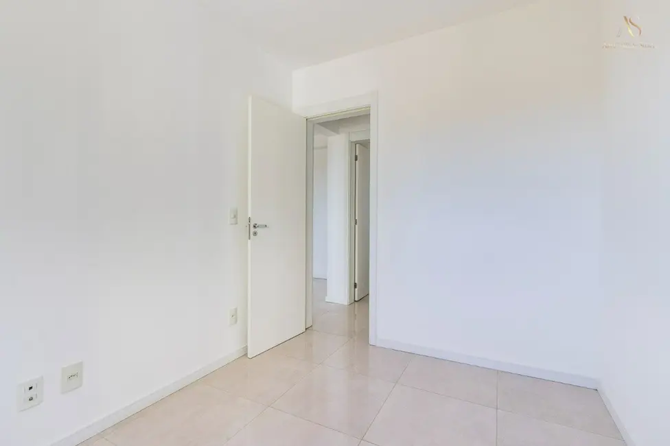 Apartamento com 2 quartos à venda, 51m2 em Humaitá, Porto Alegre - RS - imagem 8 Foto 8 de Apartamento com 2 quartos à venda, 51m2 em Humaitá, Porto Alegre - RS