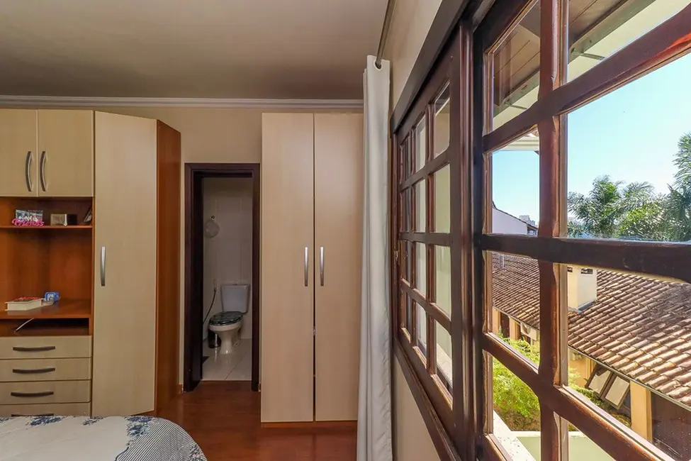 Foto 8 de Casa com 3 quartos à venda, 155m2 em Sarandi, Porto Alegre - RS