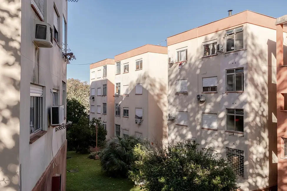 Foto 2 de Apartamento com 2 quartos à venda, 49m2 em Cristal, Porto Alegre - RS