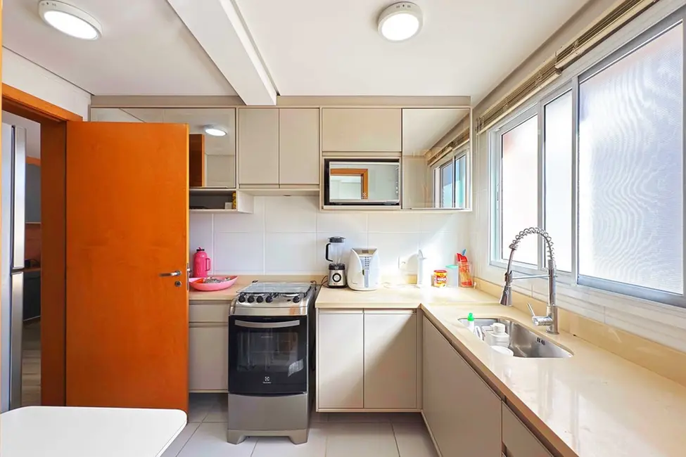 Apartamento com 2 quartos à venda, 86m2 em Menino Deus, Porto Alegre - RS - imagem 2 Foto 2 de Apartamento com 2 quartos à venda, 86m2 em Menino Deus, Porto Alegre - RS