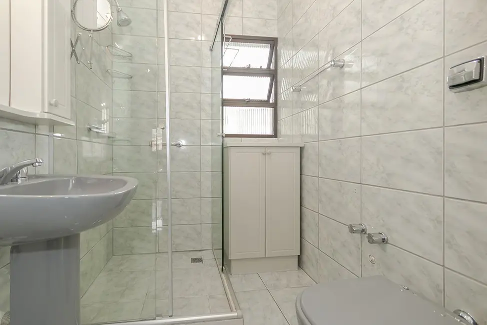 Apartamento com 2 quartos à venda, 75m2 em Menino Deus, Porto Alegre - RS - imagem 2 Foto 2 de Apartamento com 2 quartos à venda, 75m2 em Menino Deus, Porto Alegre - RS
