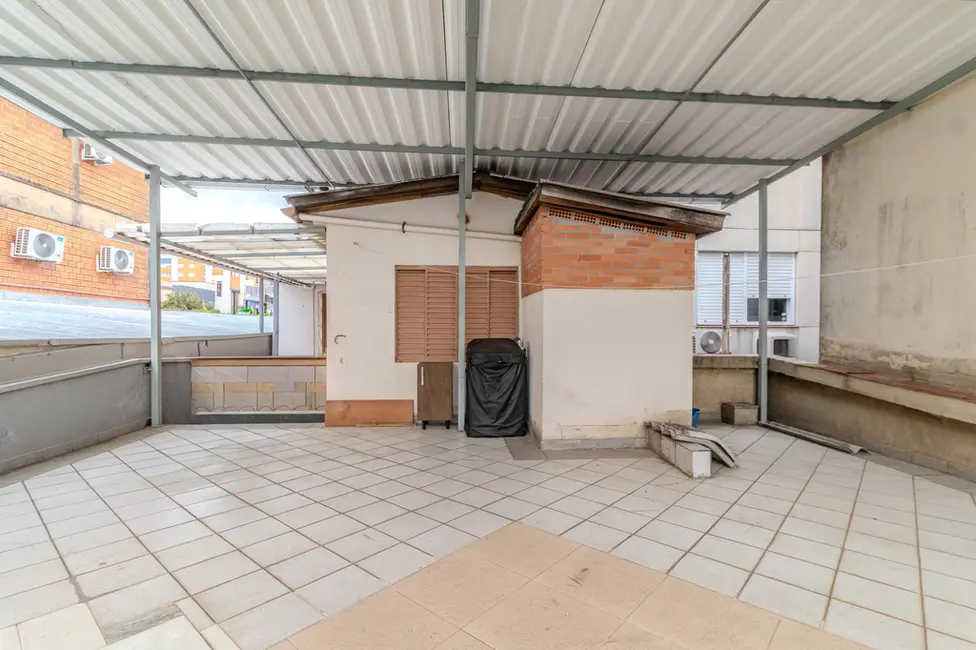 Foto 8 de Casa com 6 quartos à venda, 230m2 em Santana, Porto Alegre - RS