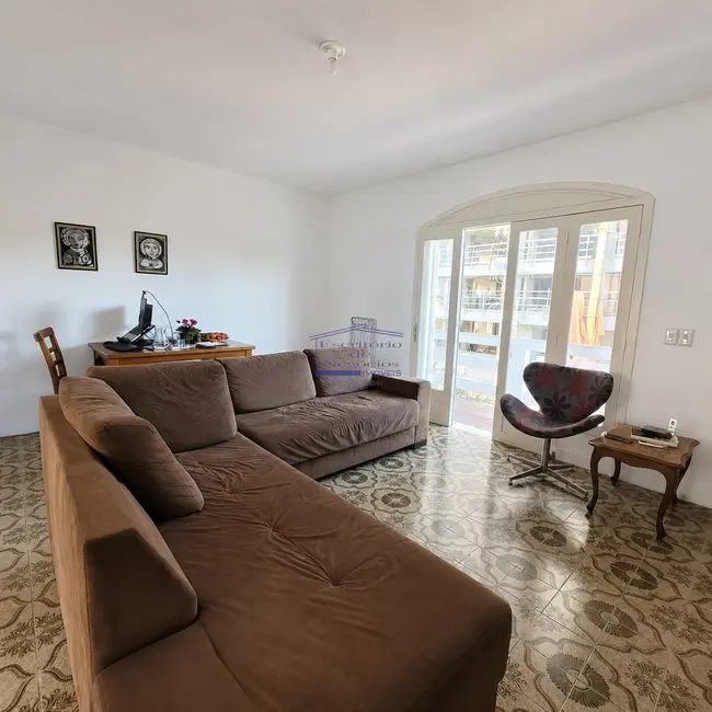 Casa com 6 quartos à venda, 175m2 em Centro, Tramandai - RS - imagem 4 Foto 4 de Casa com 6 quartos à venda, 175m2 em Centro, Tramandai - RS