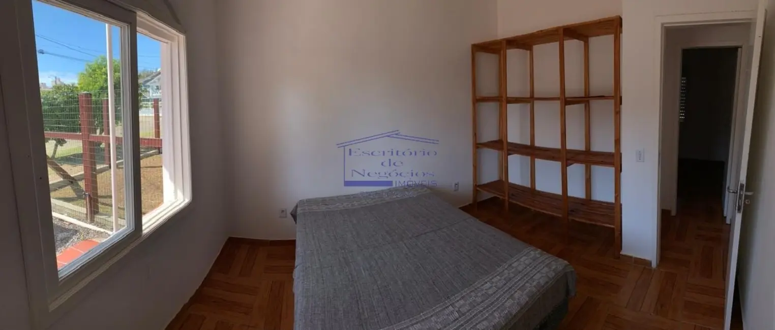 Casa com 6 quartos à venda, 175m2 em Centro, Tramandai - RS - imagem 8 Foto 8 de Casa com 6 quartos à venda, 175m2 em Centro, Tramandai - RS