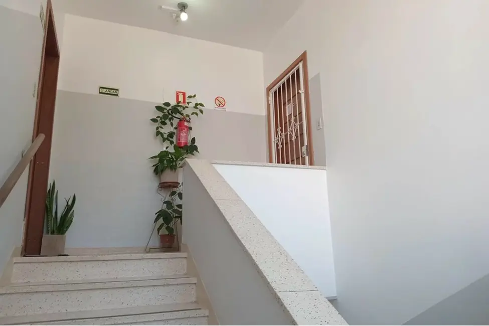 Apartamento com 3 quartos à venda, 82m2 em Camaquã, Porto Alegre - RS - imagem 3 Foto 3 de Apartamento com 3 quartos à venda, 82m2 em Camaquã, Porto Alegre - RS