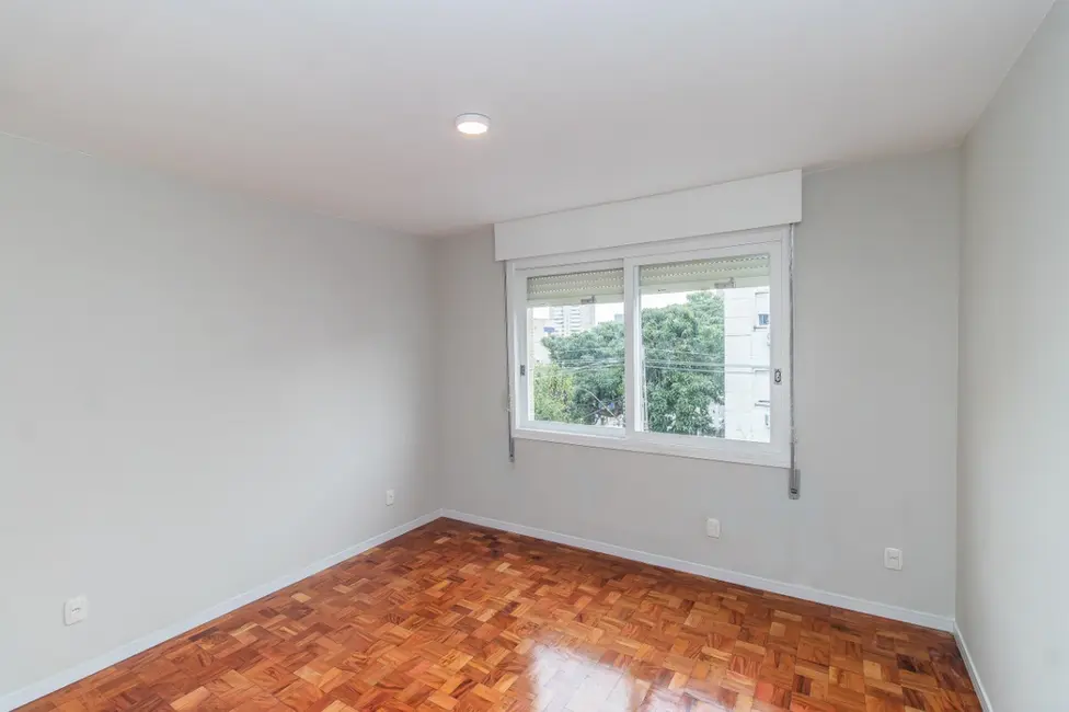Foto 2 de Apartamento com 2 quartos à venda, 73m2 em Santana, Porto Alegre - RS