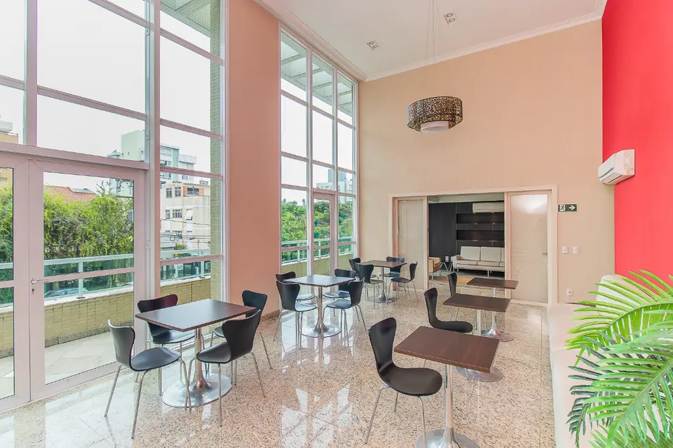 Apartamento com 3 quartos à venda, 123m2 em Petrópolis, Porto Alegre - RS - imagem 9 Foto 9 de Apartamento com 3 quartos à venda, 123m2 em Petrópolis, Porto Alegre - RS