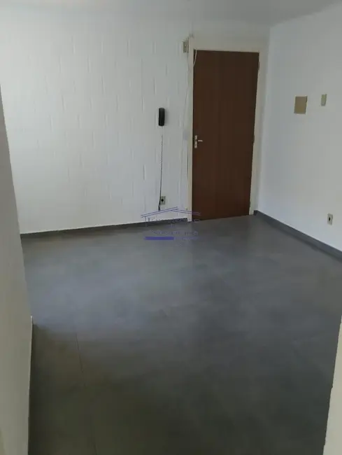 Apartamento com 2 quartos para alugar, 40m2 em Campo Novo, Porto Alegre - RS - imagem 8 Foto 8 de Apartamento com 2 quartos para alugar, 40m2 em Campo Novo, Porto Alegre - RS