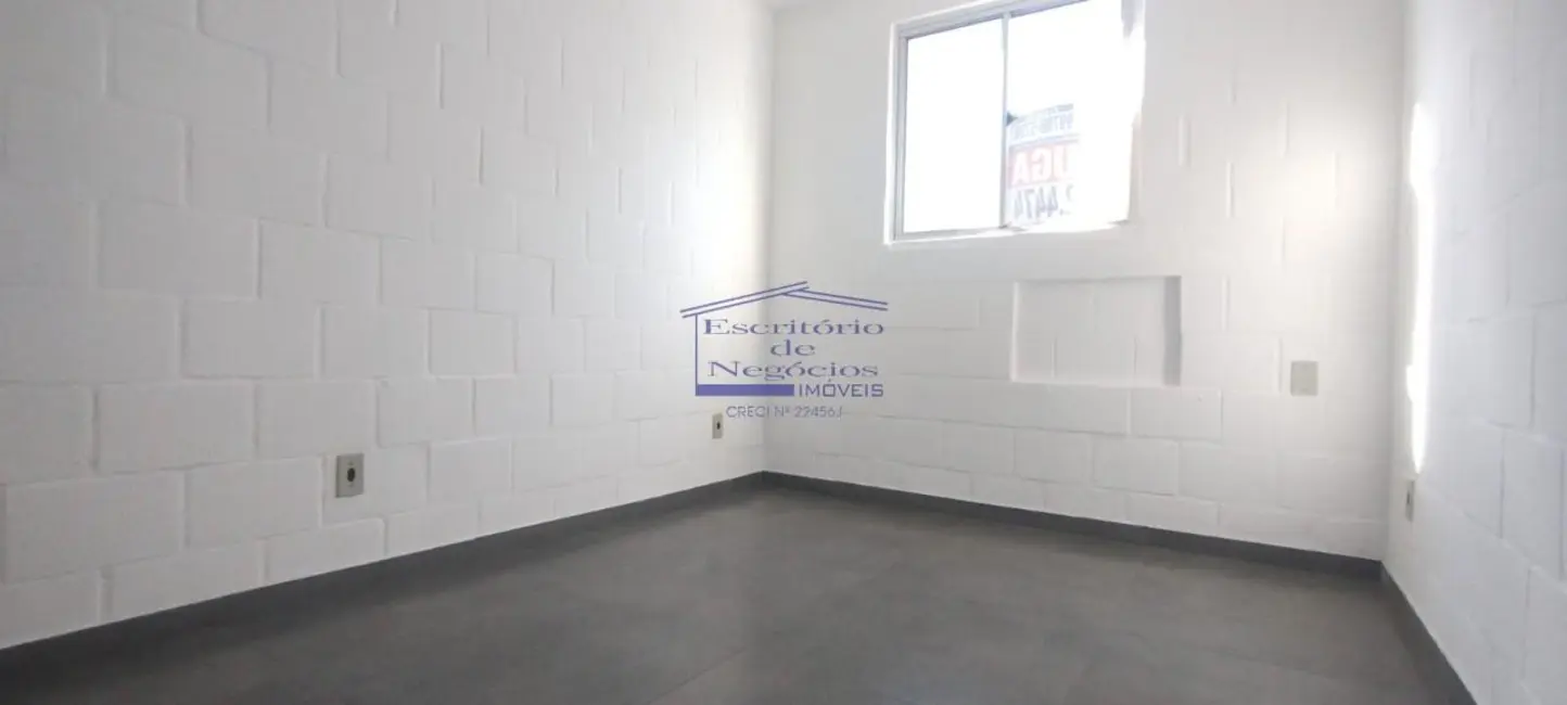 Apartamento com 2 quartos para alugar, 40m2 em Campo Novo, Porto Alegre - RS - imagem 3 Foto 3 de Apartamento com 2 quartos para alugar, 40m2 em Campo Novo, Porto Alegre - RS