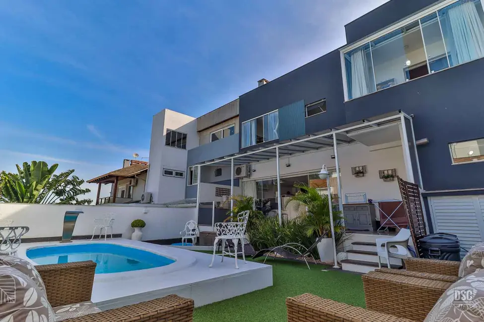 Casa com 3 quartos à venda, 284m2 em Hípica, Porto Alegre - RS - imagem 4 Foto 4 de Casa com 3 quartos à venda, 284m2 em Hípica, Porto Alegre - RS