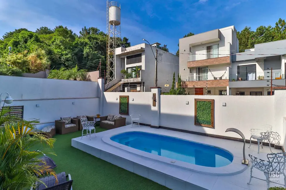 Casa com 3 quartos à venda, 284m2 em Hípica, Porto Alegre - RS - imagem 8 Foto 8 de Casa com 3 quartos à venda, 284m2 em Hípica, Porto Alegre - RS