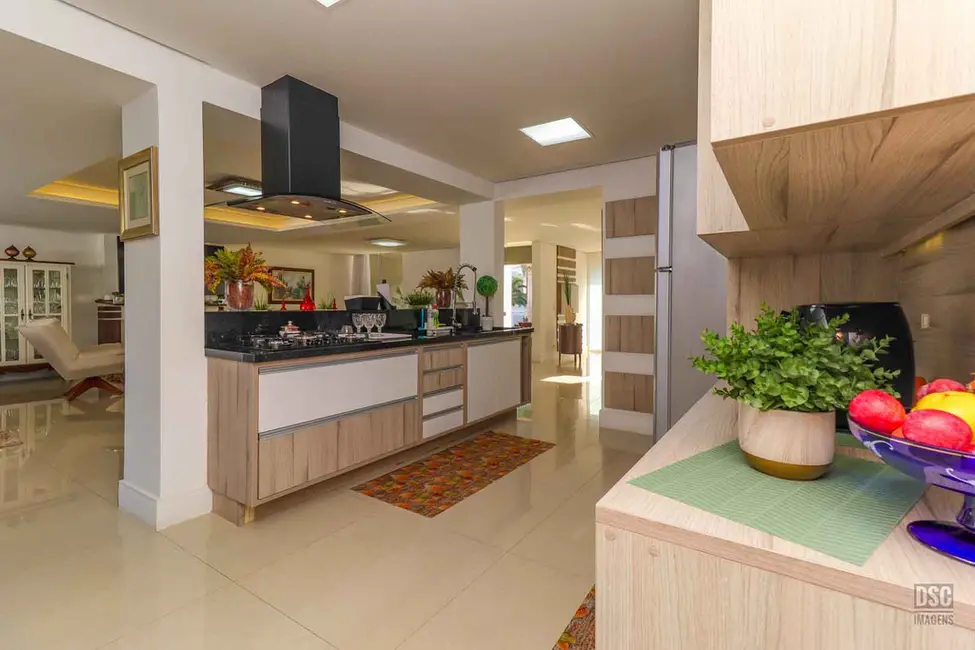Casa com 3 quartos à venda, 284m2 em Hípica, Porto Alegre - RS - imagem 2 Foto 2 de Casa com 3 quartos à venda, 284m2 em Hípica, Porto Alegre - RS