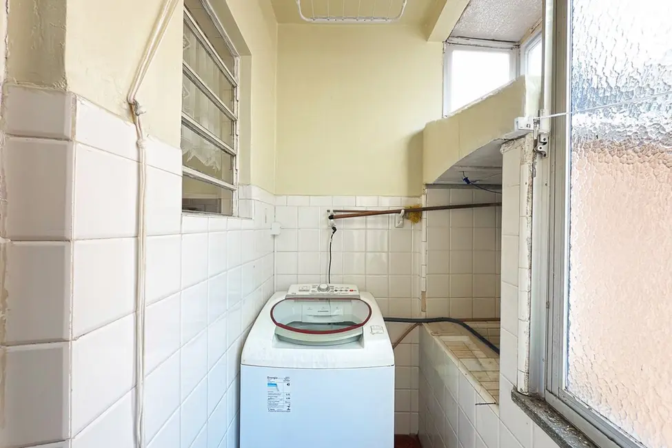 Foto 2 de Apartamento com 2 quartos à venda, 60m2 em Centro Histórico, Porto Alegre - RS