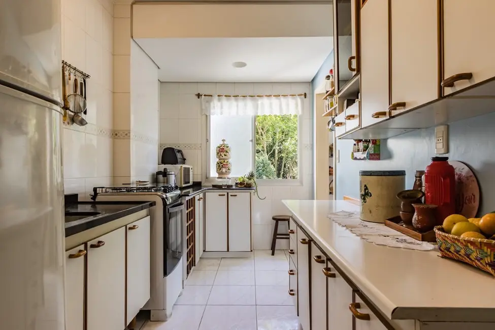 Apartamento com 3 quartos à venda, 107m2 em Teresópolis, Porto Alegre - RS - imagem 4 Foto 4 de Apartamento com 3 quartos à venda, 107m2 em Teresópolis, Porto Alegre - RS