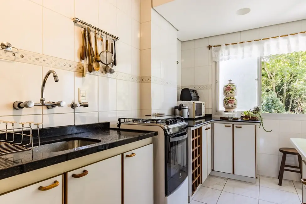 Apartamento com 3 quartos à venda, 107m2 em Teresópolis, Porto Alegre - RS - imagem 5 Foto 5 de Apartamento com 3 quartos à venda, 107m2 em Teresópolis, Porto Alegre - RS