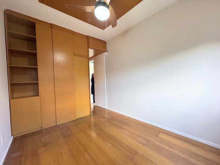 Apartamento com 2 quartos à venda, 54m2 em Teresópolis, Porto Alegre - RS - imagem 6 Foto 6 de Apartamento com 2 quartos à venda, 54m2 em Teresópolis, Porto Alegre - RS