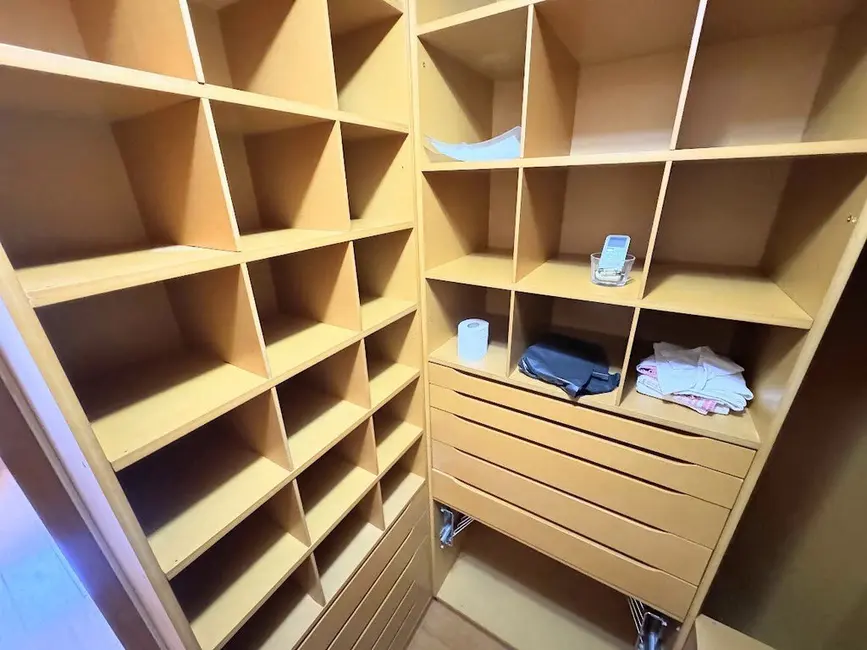 Apartamento com 2 quartos à venda, 54m2 em Teresópolis, Porto Alegre - RS - imagem 8 Foto 8 de Apartamento com 2 quartos à venda, 54m2 em Teresópolis, Porto Alegre - RS