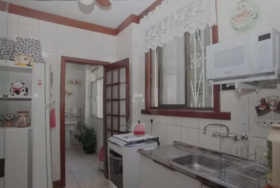 Apartamento com 2 quartos à venda, 110m2 em Centro Histórico, Porto Alegre - RS - imagem 2 Foto 2 de Apartamento com 2 quartos à venda, 110m2 em Centro Histórico, Porto Alegre - RS