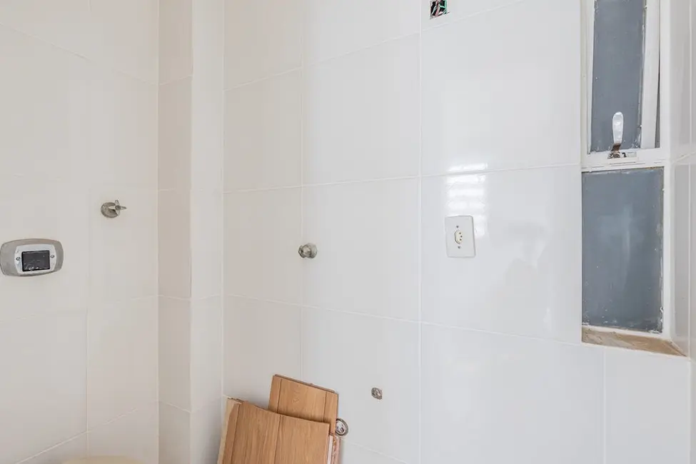 Apartamento com 2 quartos à venda, 75m2 em Santo Antônio, Porto Alegre - RS - imagem 6 Foto 6 de Apartamento com 2 quartos à venda, 75m2 em Santo Antônio, Porto Alegre - RS