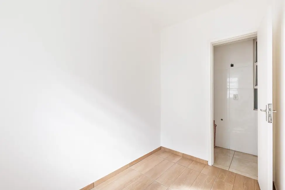 Apartamento com 2 quartos à venda, 75m2 em Santo Antônio, Porto Alegre - RS - imagem 9 Foto 9 de Apartamento com 2 quartos à venda, 75m2 em Santo Antônio, Porto Alegre - RS