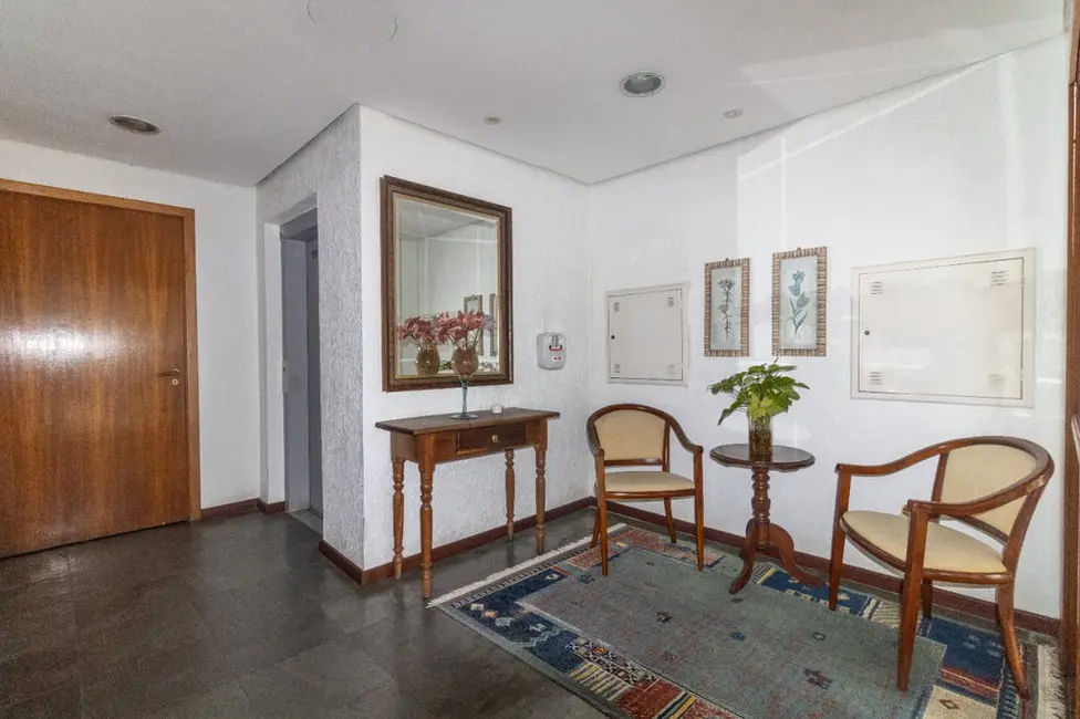 Apartamento com 2 quartos à venda, 66m2 em Jardim Botânico, Porto Alegre - RS - imagem 8 Foto 8 de Apartamento com 2 quartos à venda, 66m2 em Jardim Botânico, Porto Alegre - RS