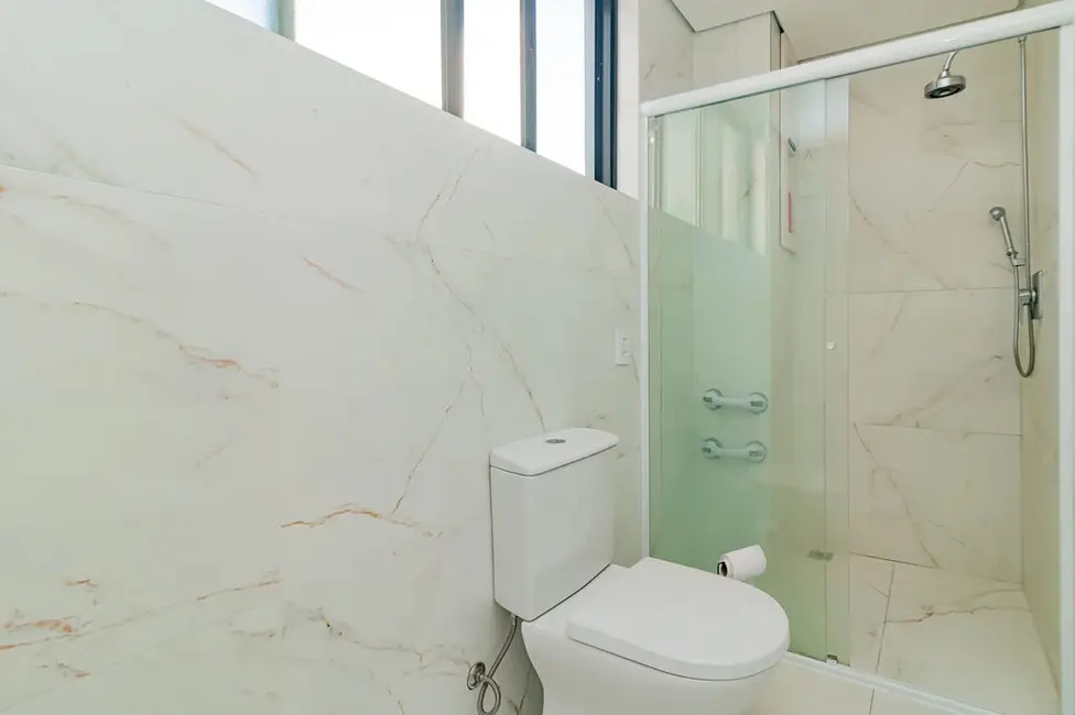 Apartamento com 3 quartos à venda, 147m2 em Centro Histórico, Porto Alegre - RS - imagem 5 Foto 5 de Apartamento com 3 quartos à venda, 147m2 em Centro Histórico, Porto Alegre - RS