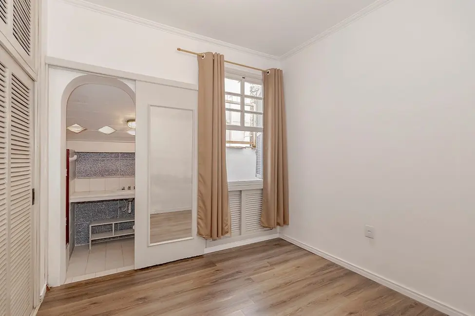 Apartamento com 2 quartos à venda, 111m2 em Rio Branco, Porto Alegre - RS - imagem 5 Foto 5 de Apartamento com 2 quartos à venda, 111m2 em Rio Branco, Porto Alegre - RS