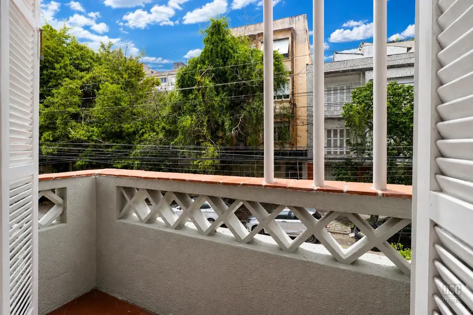 Foto 2 de Apartamento com 2 quartos à venda, 72m2 em Santana, Porto Alegre - RS