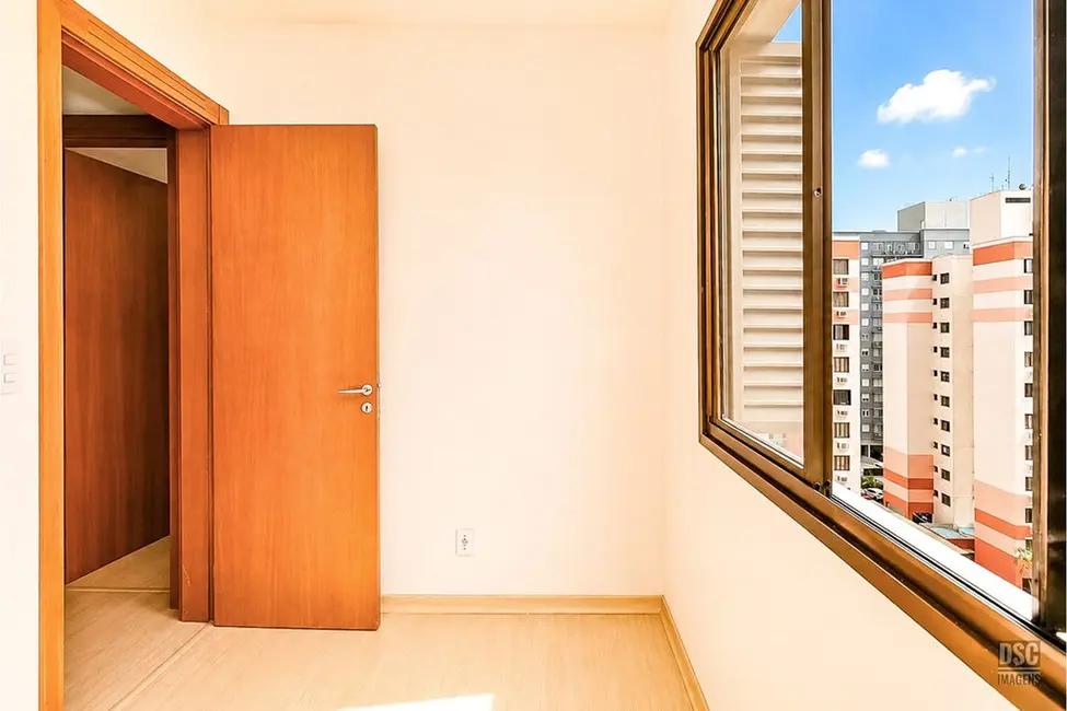 Apartamento com 3 quartos à venda, 70m2 em Cristo Redentor, Porto Alegre - RS - imagem 3 Foto 3 de Apartamento com 3 quartos à venda, 70m2 em Cristo Redentor, Porto Alegre - RS