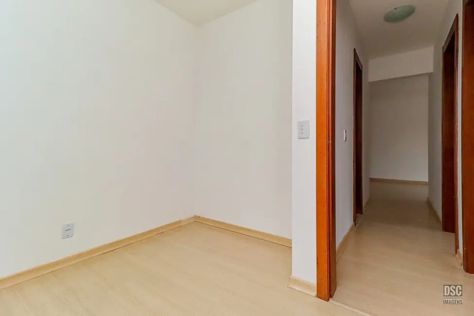 Apartamento com 3 quartos à venda, 70m2 em Cristo Redentor, Porto Alegre - RS - imagem 6 Foto 6 de Apartamento com 3 quartos à venda, 70m2 em Cristo Redentor, Porto Alegre - RS