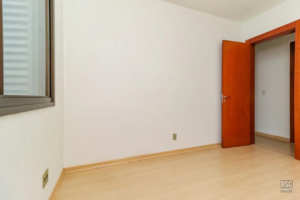 Apartamento com 3 quartos à venda, 70m2 em Cristo Redentor, Porto Alegre - RS - imagem 5 Foto 5 de Apartamento com 3 quartos à venda, 70m2 em Cristo Redentor, Porto Alegre - RS