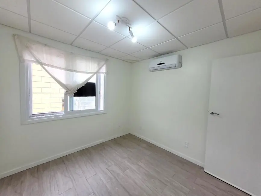 Foto 2 de Apartamento com 1 quarto à venda, 37m2 em Jardim do Salso, Porto Alegre - RS