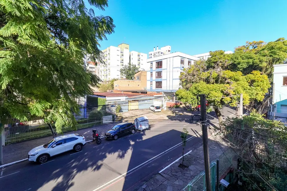 Foto 3 de Apartamento com 2 quartos à venda, 70m2 em Auxiliadora, Porto Alegre - RS